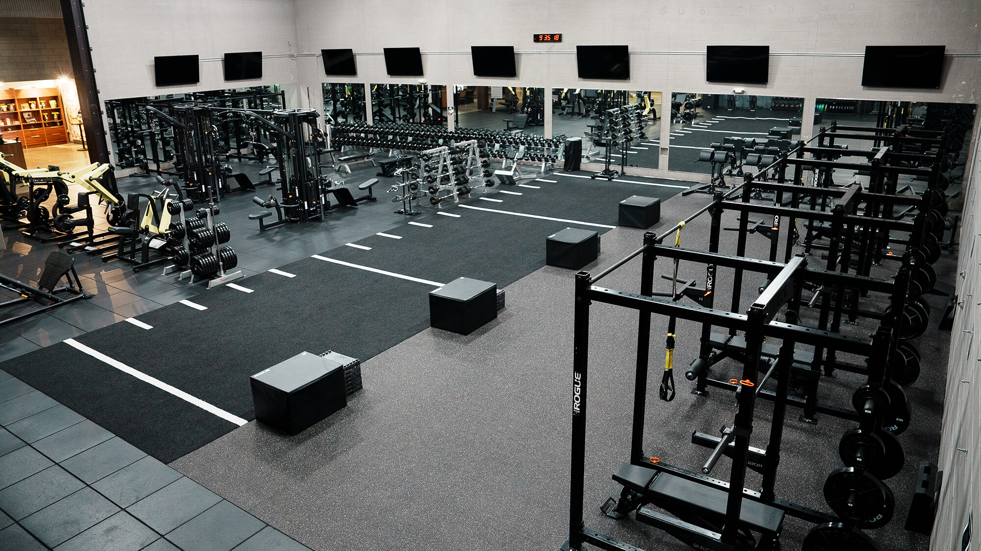 Proteus training floor